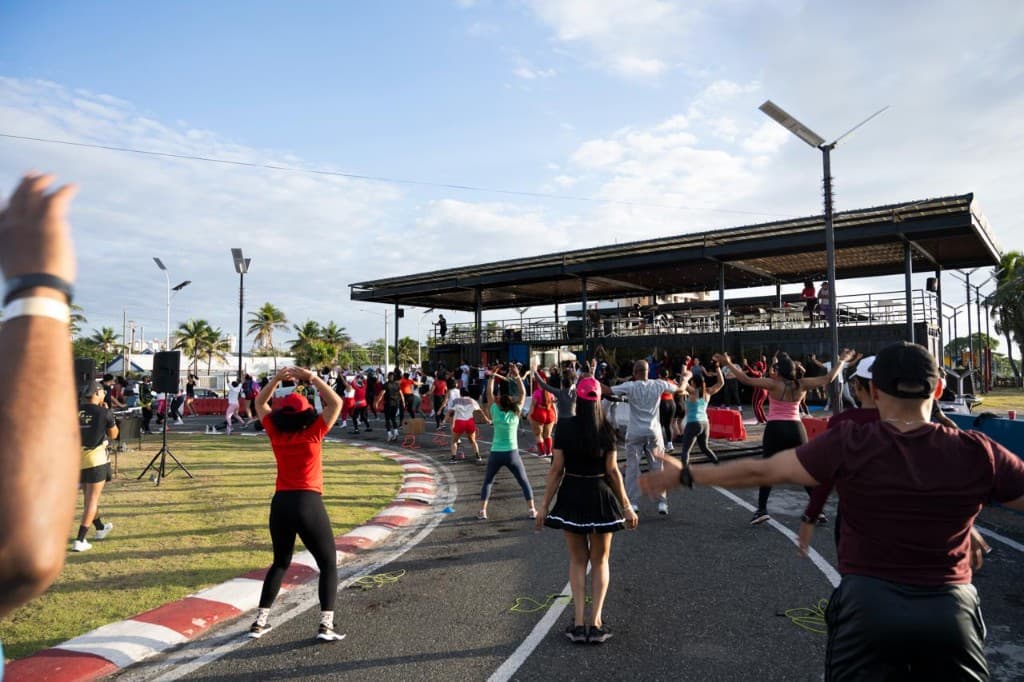 Selfie de la comunidad GreeFit en el malecón