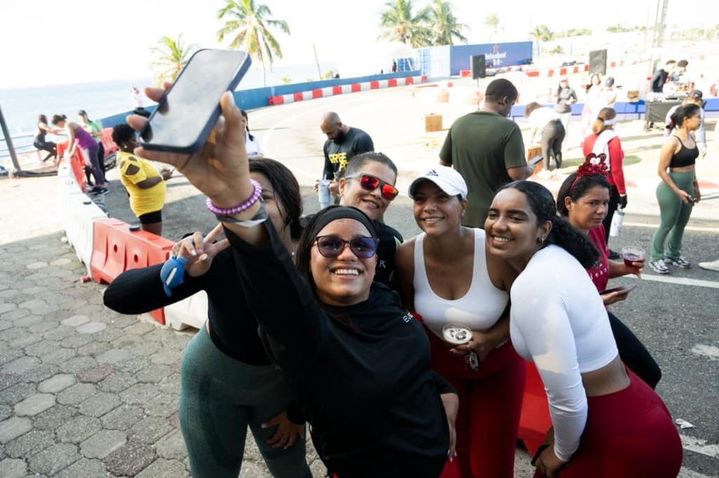 Sprint grupal al amanecer con GreeFit